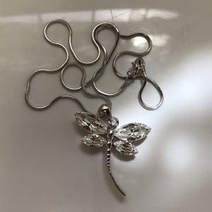 NWOT.. dragonfly 16” necklace